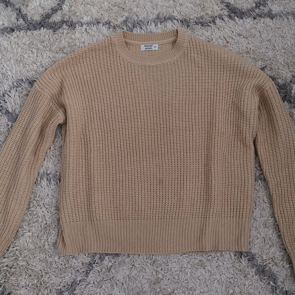 Knit sweater